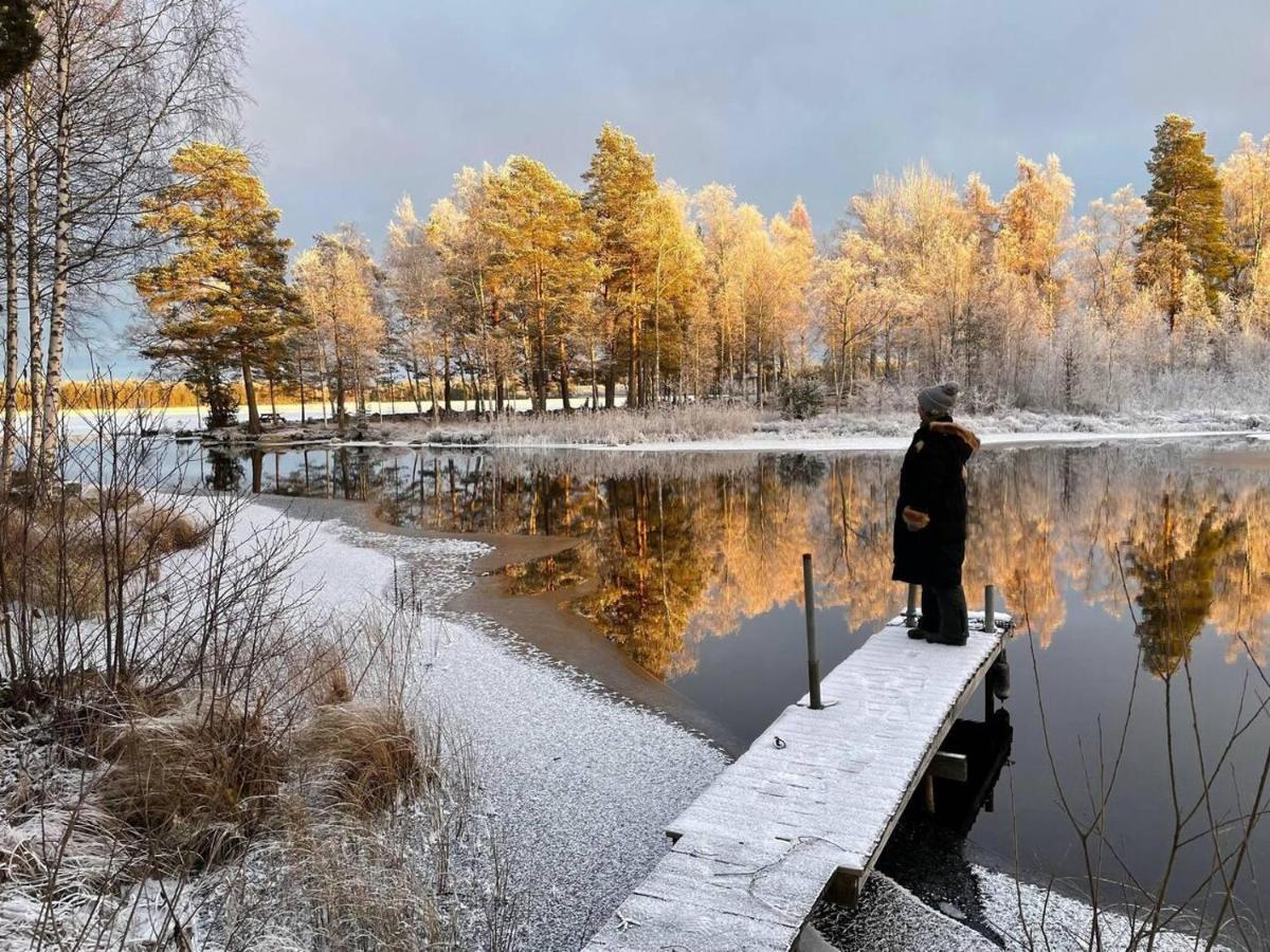 Romantic Spa Villa With Fireplace By The Lake Stjarnsund المظهر الخارجي الصورة