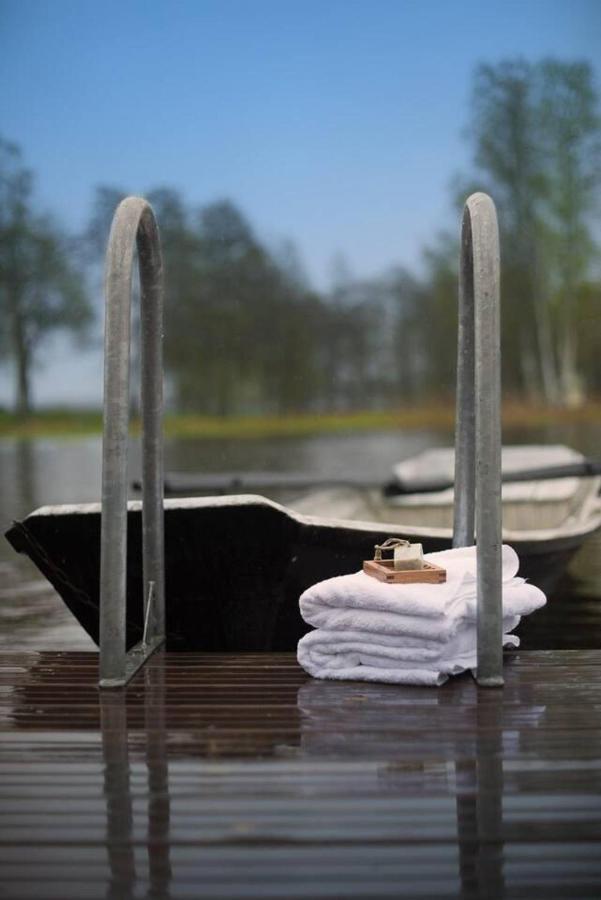 Romantic Spa Villa With Fireplace By The Lake Stjarnsund المظهر الخارجي الصورة